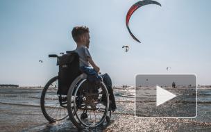 Петербуржец на инвалидной коляске пройдет от Парнаса до Петергофа