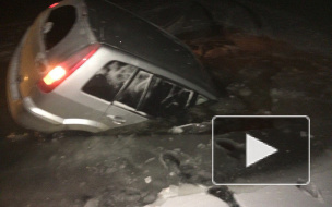 Неудачный дрифт Форда на льду закончился плачевно