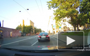 Видео: Пежо сбил девушку на пешеходном переходе 