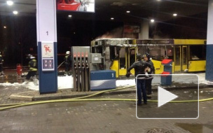 На заправке "ПТК" полностью сгорел пассажирский автобус