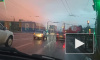 В результате аварии на углу Фучика и Бухарестской машина снесла светофор