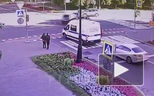 Видео: две легковушки влетели в друг друга на Васильевском острове