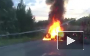 Жуткие кадры из Томска: В результате лобового столкновения автомобили вспыхнули, три человека сгорели, два человека в больнице