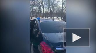 Водитель Maybach может лишиться прав за подложные госномера и "мигалку"