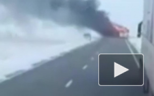 Страшные кадры из Казахстана: В автобусе заживо сгорели 52 человека