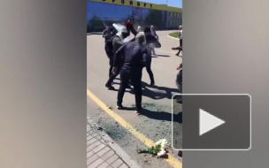 Гопники с зеленкой напали на Илью Варламова в Ставрополе: появилось видео