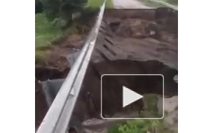 В Ульяновской области смыло мост