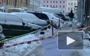 Сосульки вернулись в центр Петербурга