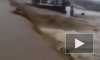 Видео: В Марокко автобус с пассажирами перевернулся в реку с моста 