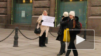 Одинокая женщина Петербурга встала на защиту Навального