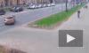 В Кировском районе пара на Renault Duster сбила пару на самокате: видео