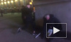 В сети опубликовали видео, где жестоко избивают бездомного петербуржца