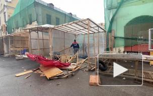 Власти Петербурга освобождают Апраксин Двор от незаконной торговли
