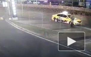 В Москве женщину убило отлетевшим колесом грузовика