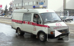 В Сургуте запертый в машине младенец погиб пока родители катались на коньках 