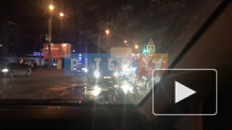 Видео: на Гаккелевской улице произошло ДТП с мотоциклом