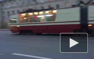 На проспекте Энгельса авария сковала движение трамваев 