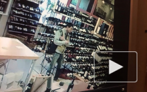 Двое мужчин обворовали винный магазин на Лесном проспекте