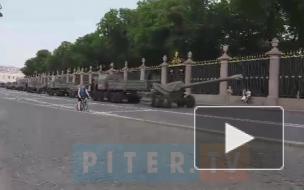 Петербуржцы заметили военную технику у Троицкого моста