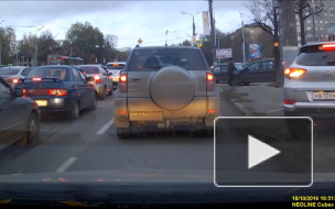 Весёлый регулировщик в Ижевске.