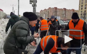 Уборкой снега на "Гражданском проспекте" занимался Николай Бондаренко