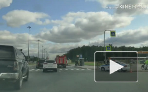 Видео: ДТП на перекрестке Парашютной улицы и дороги на Каменку