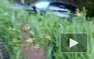 В Токсово BMW X5 влетела в кювет