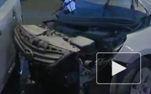 Жуткое видео из Подмосковья: дорогу не поделили 8 авто