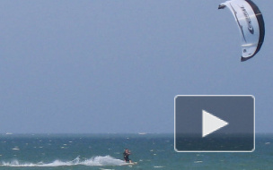 В Солнечном, на пляже «Ласковый», утонул неизвестный кайтсерфер