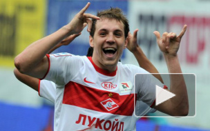 22 человека и мяч: Дзюбу не узнали на улицах Петербурга