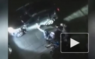 Видео: разгневанные горе-водители устроили массовую драку 