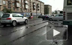 На Ивановской улице машина влетела в автобус