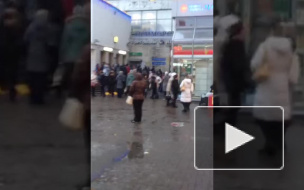 Метро "Приморская" закрыли из-за подозрительного предмета