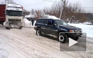 Мощное видео из Уфы: внедорожник вытащил на тросе многотонную фуру