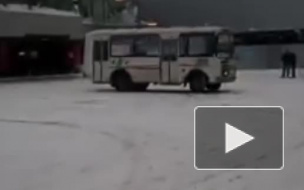 Видео дрифтующего ПАЗика ошеломило Новосибирск