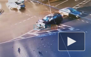 Седан не пропустил внедорожник на перекрестке Стачек