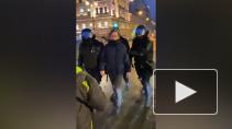 В МВД извинились перед женщиной, которую силовик ударил в живот в Петербурге