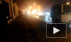 В Сети появилось видео полыхавшей в Петергофе маршрутки