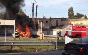 Появилось видео жесткого ДТП в Батайске, после которого машина взорвалась и сгорела