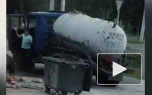 Видео из Елабуги: Грузовик провалился сквозь землю