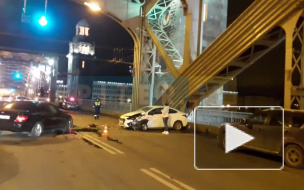 На Большеохтинском мосту произошло ДТП с четырьмя пострадавшими