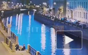 Неизвестный решил прыгнуть в Мойку после неудавшейся драки
