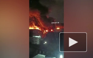 МЧС: во Владивостоке загорелся склад на площади более 1 тысячи кв. метров
