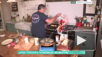 Шеф-повар едва не сжег кухню во время прямого эфира