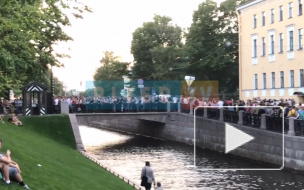 В Новую Голландию образовались гигантские очереди