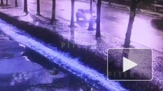 Видео: полицейские задержали пьяного мужчину, который ездил на каршеринге под чужим аккаунтом