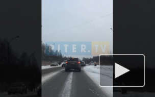 Видео: в аварии у посёлка Понтонный у иномарки разворотило перед