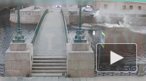 Появилось видео момента утреннего ДТП на набережной Мойки