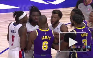 Баскетболист Леброн Джеймс разбил лицо сопернику в матче НБА