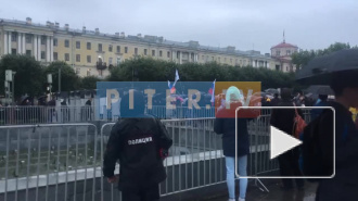 В Петербурге под дождем начался митинг против фальсификаций на выборах 